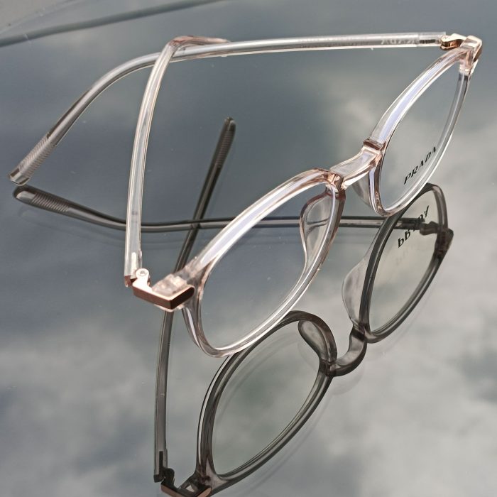 Lightweight glasses